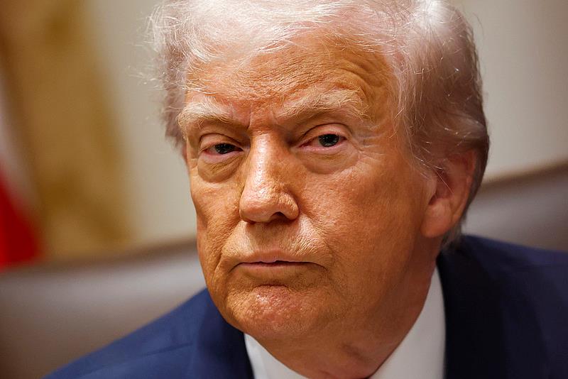 美国总统特朗普：目前正与俄总统普京通话，将持续很久