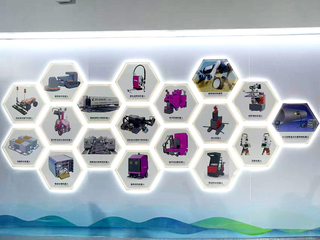 机器人组团上岗、项目工程数字化，浦东机场的智能制造让国际工程师代表团变身“夸夸团”