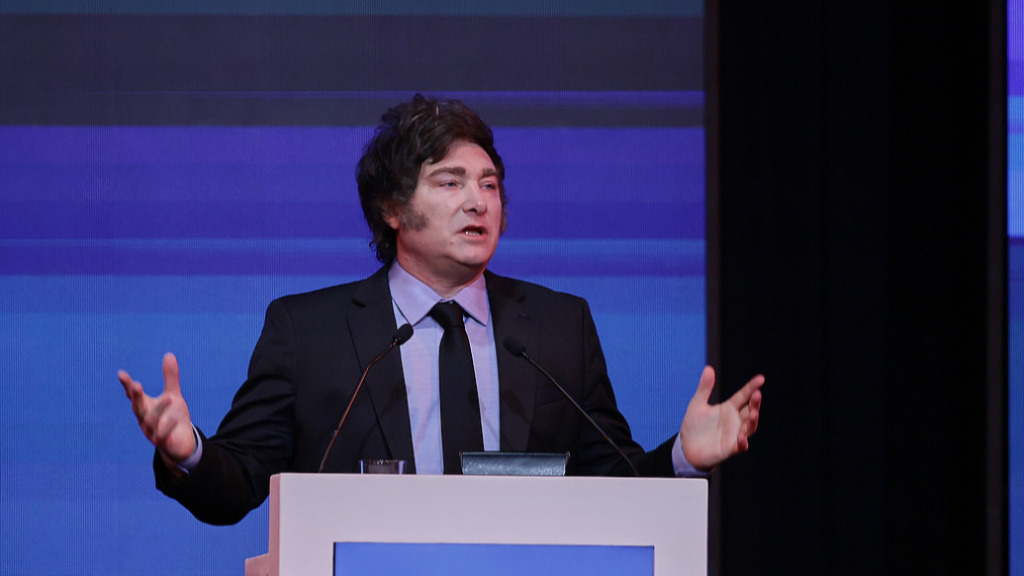 特朗普施压米莱：不能连任阿根廷总统，美国就撤走援助